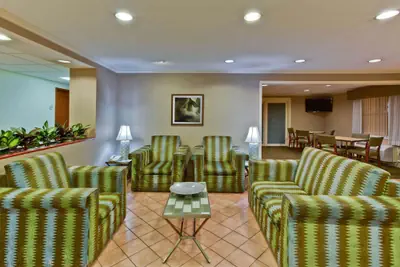 Photo 2 - La Quinta Inn & Suites by Wyndham Lakeland East