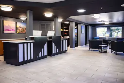 Photo 3 - La Quinta Inn by Wyndham Tampa Near Busch Gardens