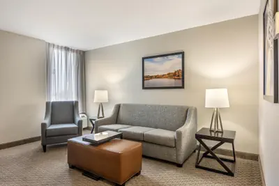 Photo 4 - Drury Inn & Suites Springfield, MO