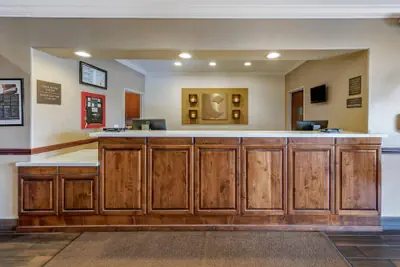 Photo 4 - Comfort Suites Near Six Flags Magic Mountain