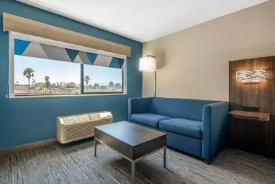 Photo 4 - Holiday Inn Express San Diego South - National City by IHG