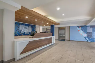 Photo 2 - Holiday Inn Express San Diego South - National City by IHG