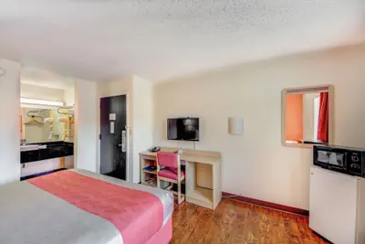 Photo 5 - Motel 6 Wichita, KS