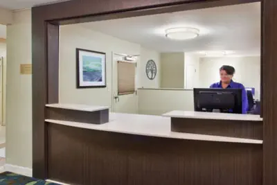 Photo 2 - Sonesta Simply Suites Birmingham Hoover