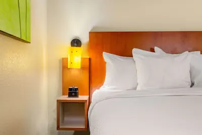 Photo 5 - La Quinta Inn & Suites by Wyndham Raleigh Crabtree