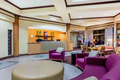 Photo 3 - La Quinta Inn & Suites by Wyndham Raleigh Crabtree