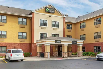 Photo 2 - Extended Stay America Select Suites - Milwaukee - Waukesha