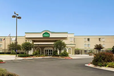 Photo 2 - Wingate by Wyndham San Marcos