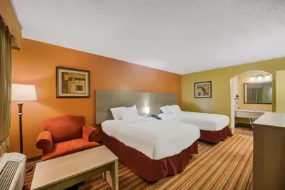 Photo 5 - SureStay Hotel by Best Western Mt Pleasant