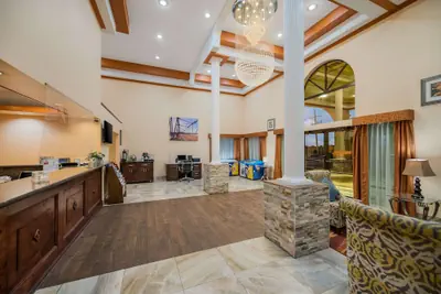 Photo 4 - SureStay Hotel by Best Western Mt Pleasant