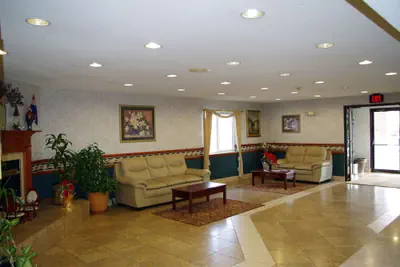 Photo 4 - Americas Best Value Inn & Suites St. Louis, St. Charles Inn