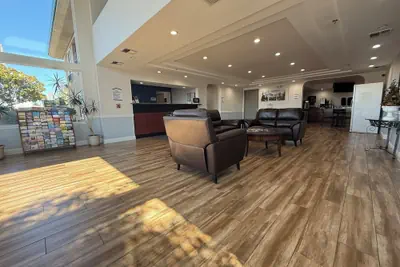 Photo 3 - Baymont by Wyndham Manteca