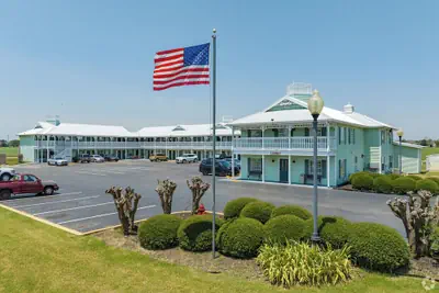 Photo 2 - Key West Inn Tunica