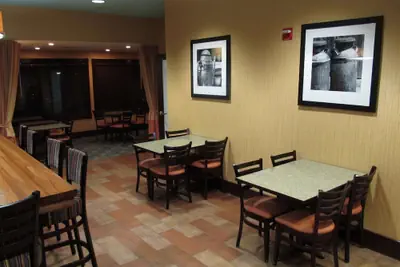 Photo 5 - Hampton Inn Birch Run/Frankenmuth