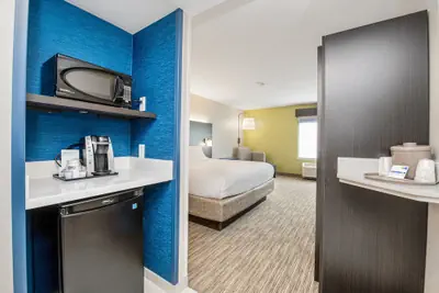 Photo 4 - Holiday Inn Express & Suites Delafield by IHG