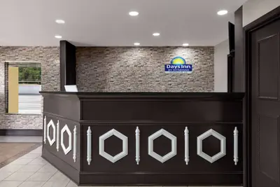 Photo 3 - Days Inn by Wyndham Covington