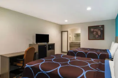 Photo 4 - Super 8 by Wyndham Wichita Falls