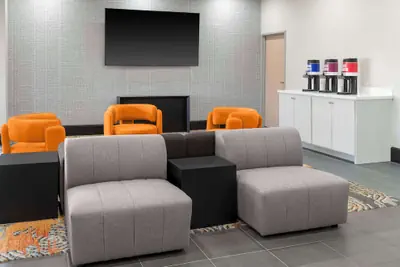 Photo 4 - Hampton Inn Olathe