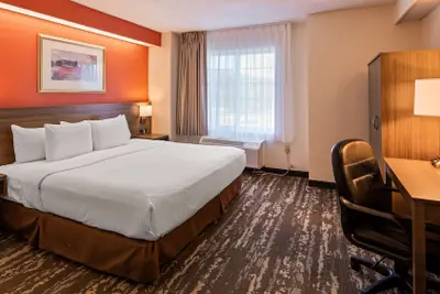 Photo 5 - Charlevoix Inn & Suites SureStay Collection by Best Western