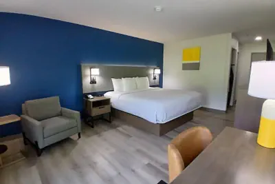 Photo 2 - Comfort Inn Marion near Downtown & Blue Ridge PKWY