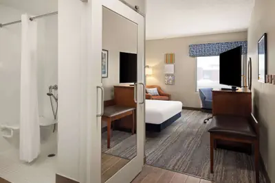 Photo 5 - Hampton Inn Minneapolis NW Maple Grove