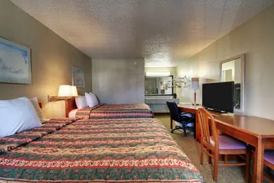 Photo 3 - Key West Inn Wetumpka