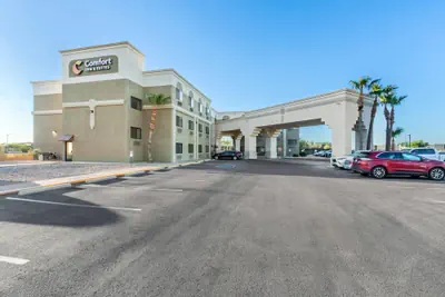 Photo 2 - Comfort Inn & Suites Surprise Near Sun City West