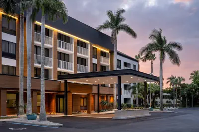 Photo 2 - Courtyard by Marriott - Naples