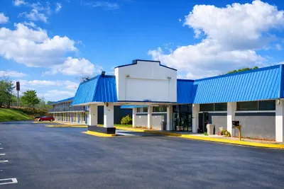 Photo 2 - Heritage Inn Cartersville