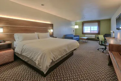 Photo 4 - Holiday Inn Express SANTA ROSA by IHG