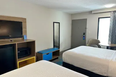 Photo 5 - Days Inn by Wyndham Valdosta I-75