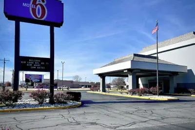 Photo 2 - Motel 6 Pine Bluff, AR
