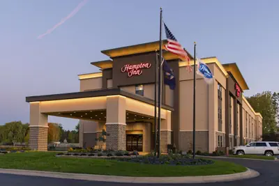 Photo 2 - Hampton Inn Mt. Pleasant