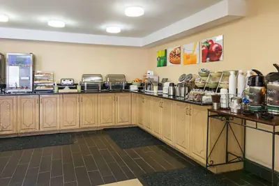 Photo 3 - Quality Inn Richmond Airport