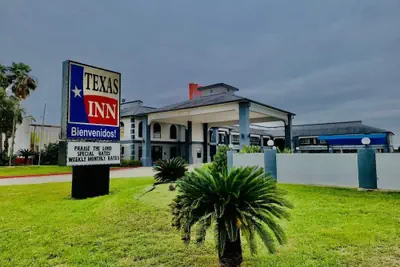 Photo 2 - Texas Inn & Suites Raymondville