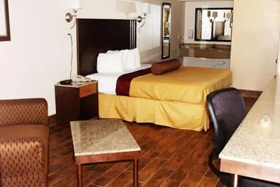 Photo 5 - Texas Inn & Suites Raymondville