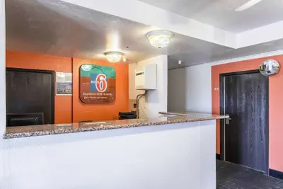 Photo 3 - Motel 6 Moriarty, NM