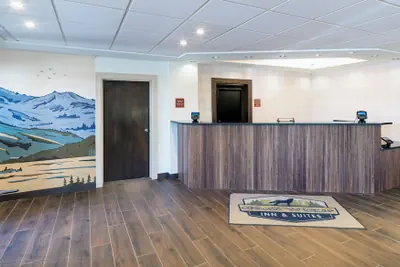 Photo 5 - Gray Wolf Inn & Suites