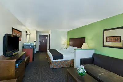 Photo 5 - Oxford Suites Hermiston