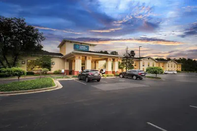 Photo 2 - Clarion Inn & Suites Indianapolis Northwest