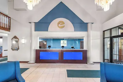 Photo 3 - Clarion Inn & Suites Indianapolis Northwest