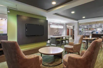 Photo 3 - Courtyard by Marriott Lafayette Airport