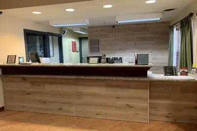 Photo 4 - Country Inn & Suites by Radisson, Kearney, NE