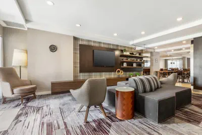 Photo 5 - Comfort Inn & Suites Bethlehem Lehigh Valley Airport