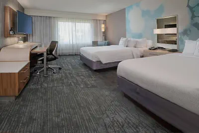 Photo 2 - Comfort Inn & Suites Bethlehem Lehigh Valley Airport