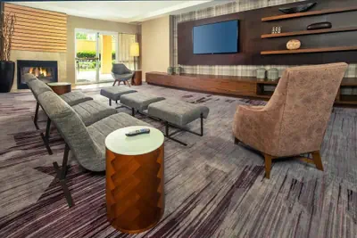 Photo 3 - Comfort Inn & Suites Bethlehem Lehigh Valley Airport
