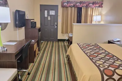 Photo 5 - Super 8 by Wyndham Weslaco