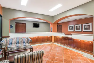 Photo 2 - Super 8 by Wyndham Weslaco