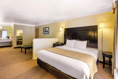 Photo 2 - Quality Inn & Suites Gallup I-40 Exit 20