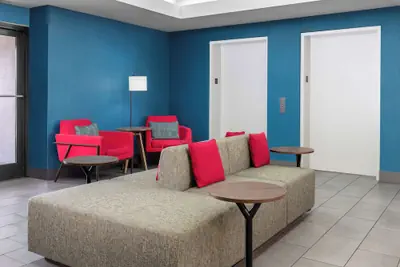 Photo 4 - Hampton Inn Martinsburg